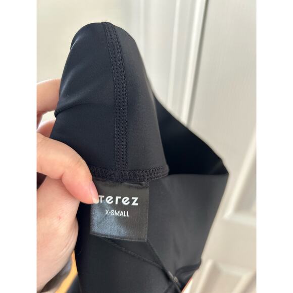 NWT Terez Black Full Length Legging with Hot Pink Ankle Zipper Detail - Picture 7 of 10